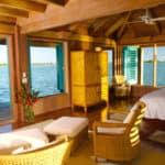 Cayo Espanto Casa Ventanas Interior